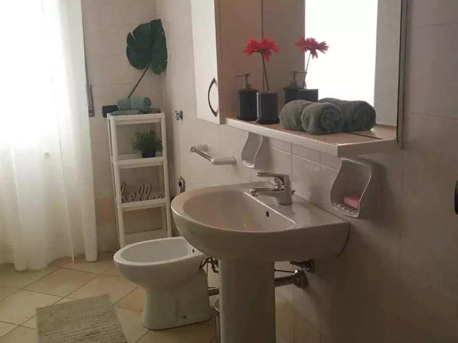 Immagine 10 di Stanza singola in affitto  in Piazzale Cesare Battisti 7 a Brescia