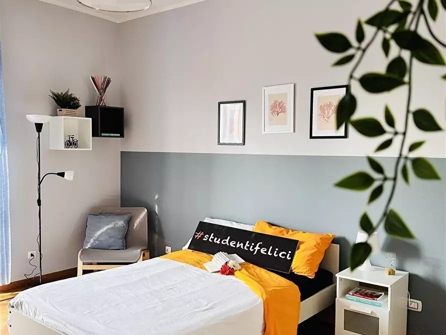 Immagine 2 di Stanza singola in affitto  in Piazza Nizza n.75 a Torino