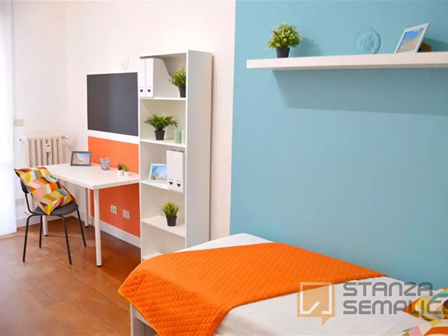 Immagine 1 di Stanza singola in affitto  in Via Ciro Menotti 52 a Modena