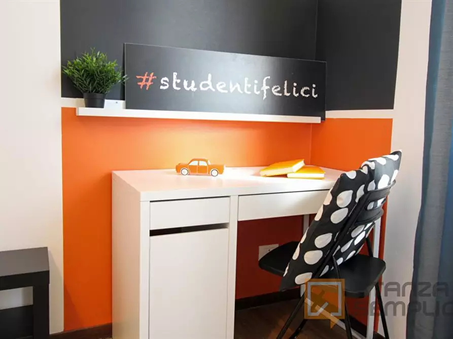 Immagine 2 di Stanza singola in affitto  in Via Creta 30 a Brescia