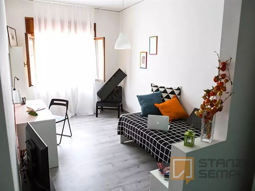 Immagine 4 di Stanza singola in affitto  in Piazza Isolo 13/A a Verona