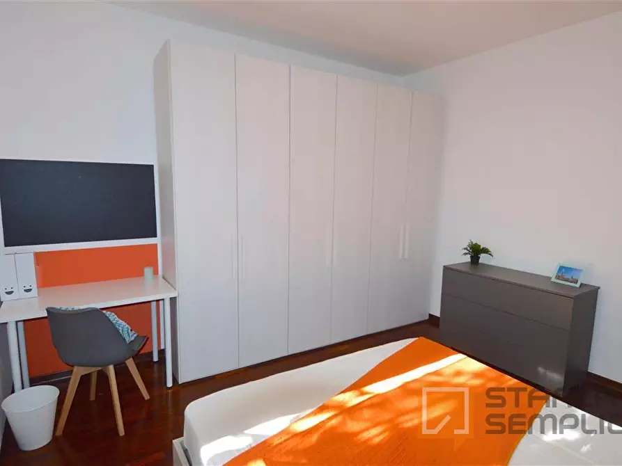 Immagine 2 di Stanza singola in affitto  in Via Giardini 111 - 1° piano a Modena