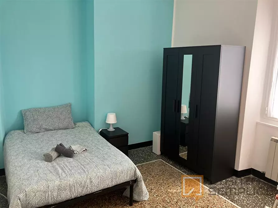 Immagine 4 di Stanza singola in affitto  in SALITA PIANO DI ROCCA 8/5 a Genova