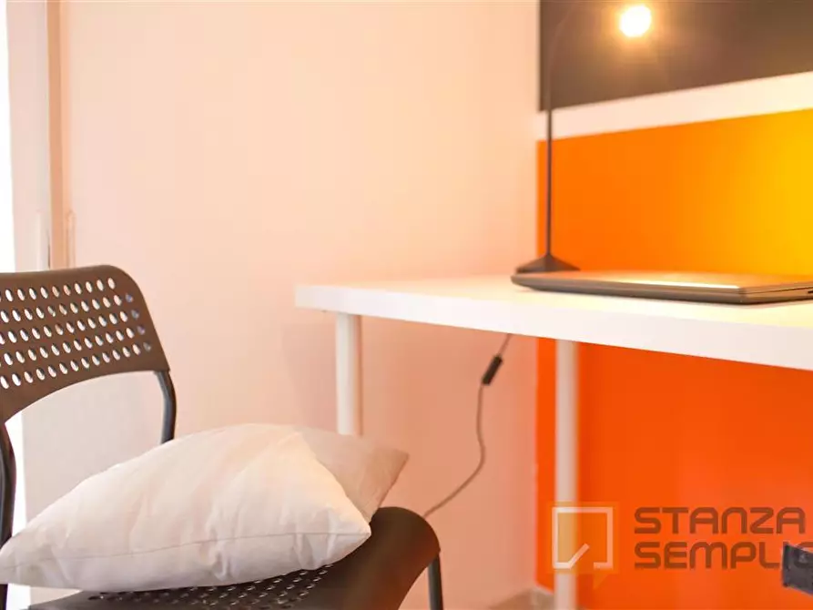 Immagine 2 di Stanza singola in affitto  in Via Piave, 15 a Varese