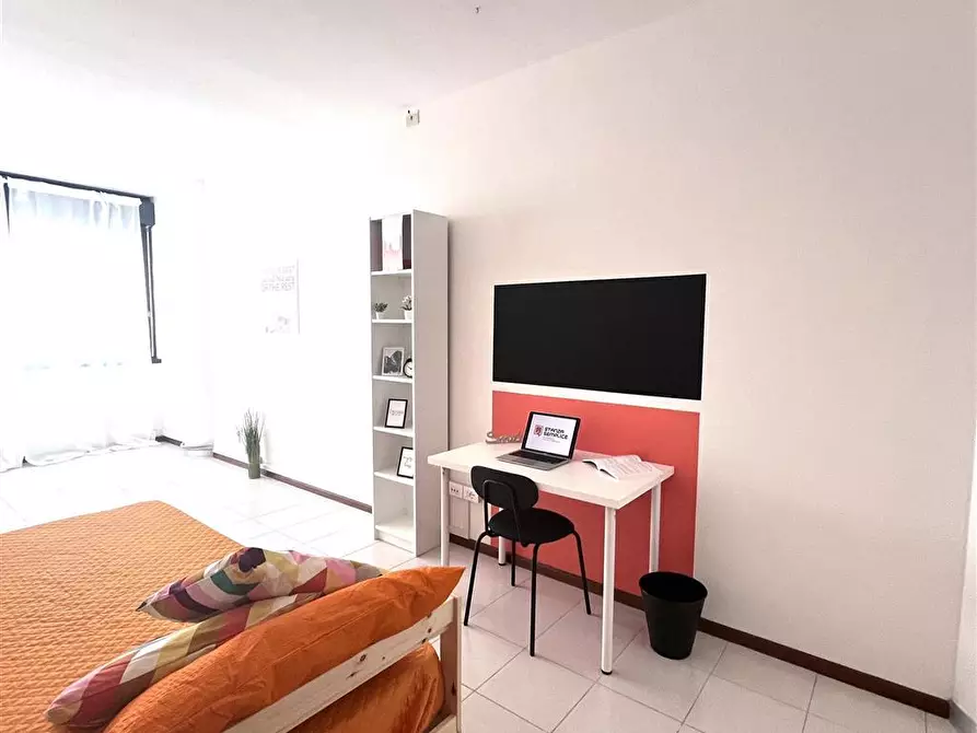 Immagine 1 di Stanza singola in affitto  in Via Zambra, 11 a Trento