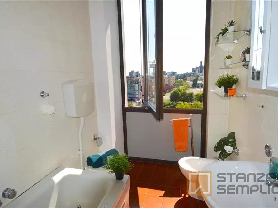 Immagine 13 di Stanza singola in affitto  in Viale Corassori 70 a Modena