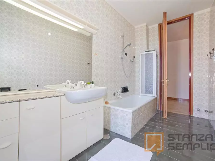 Immagine 24 di Stanza singola in affitto  in Via Belvedere 35 a Lecco