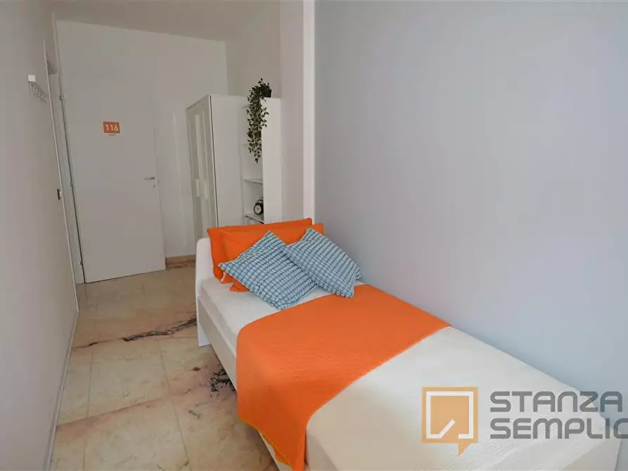 Immagine 2 di Stanza singola in affitto  in Viale Corassori 70 a Modena