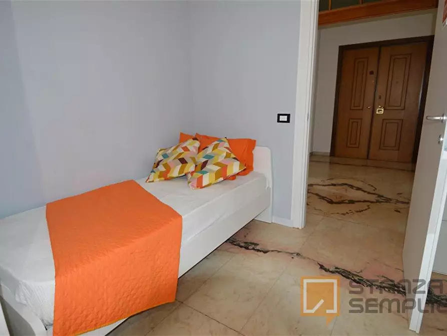 Immagine 1 di Stanza singola in affitto  in Viale Corassori 70 a Modena