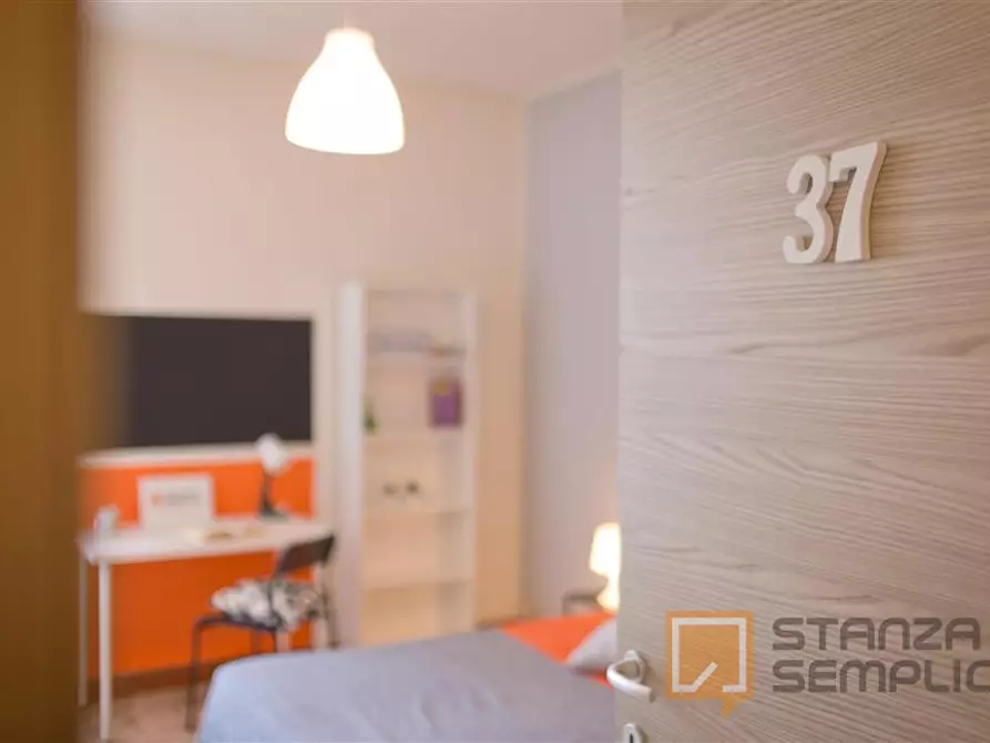 Immagine 5 di Stanza singola in affitto  in Via Belvedere 35 a Lecco