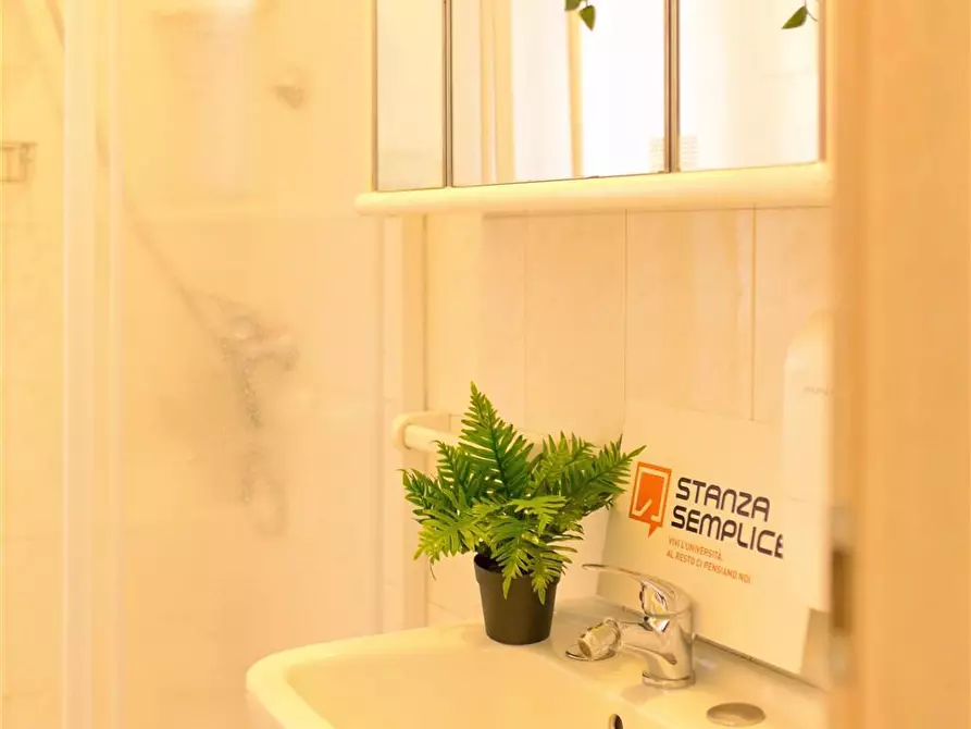 Immagine 13 di Stanza singola in affitto  in Via Piave, 15 a Varese