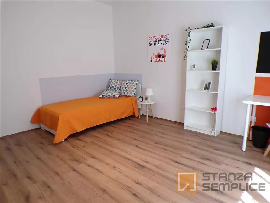 Immagine 2 di Stanza singola in affitto  in Via Edmund Mach, 6 a Trento