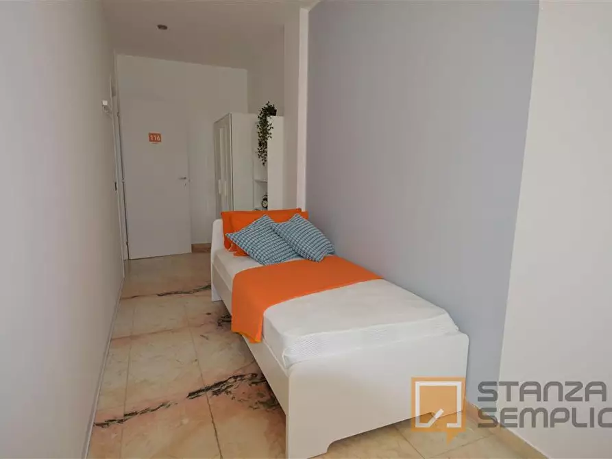 Immagine 1 di Stanza singola in affitto  in Viale Corassori 70 a Modena