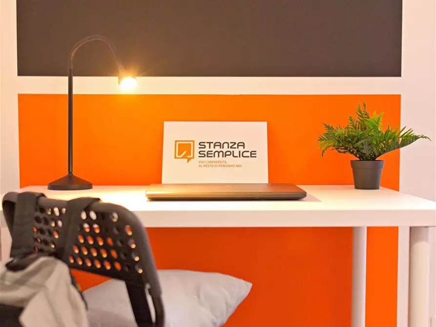 Immagine 1 di Stanza singola in affitto  in Via Piave, 15 a Varese