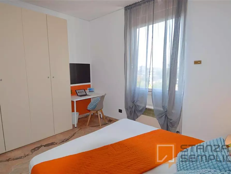 Immagine 1 di Stanza singola in affitto  in Viale Corassori 70 a Modena