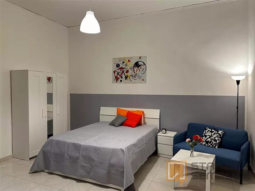 Immagine 2 di Stanza singola in affitto  in Vico Sedil Capuano 10  a Napoli