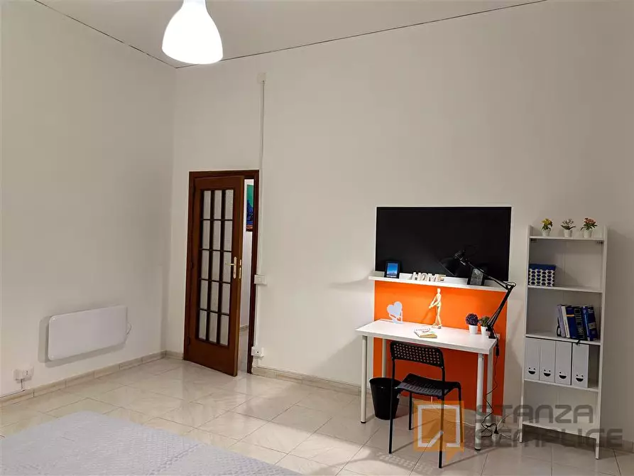 Immagine 3 di Stanza singola in affitto  in Vico Sedil Capuano 10  a Napoli