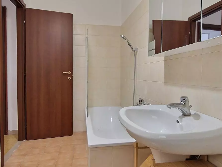 Immagine 9 di Stanza singola in affitto  in Lungotevere di Pietra Papa, 61  a Roma