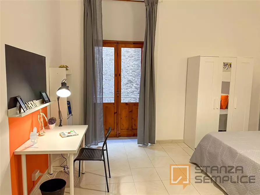 Immagine 4 di Stanza singola in affitto  in Vico Sedil Capuano 10  a Napoli