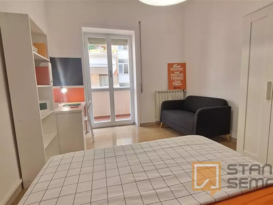 Immagine 1 di Stanza singola in affitto  in Lungotevere di Pietra Papa, 61  a Roma