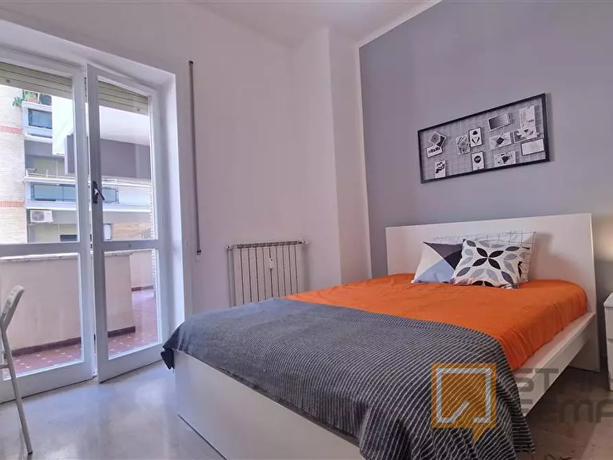 Immagine 1 di Stanza singola in affitto  in Lungotevere di Pietra Papa, 61  a Roma