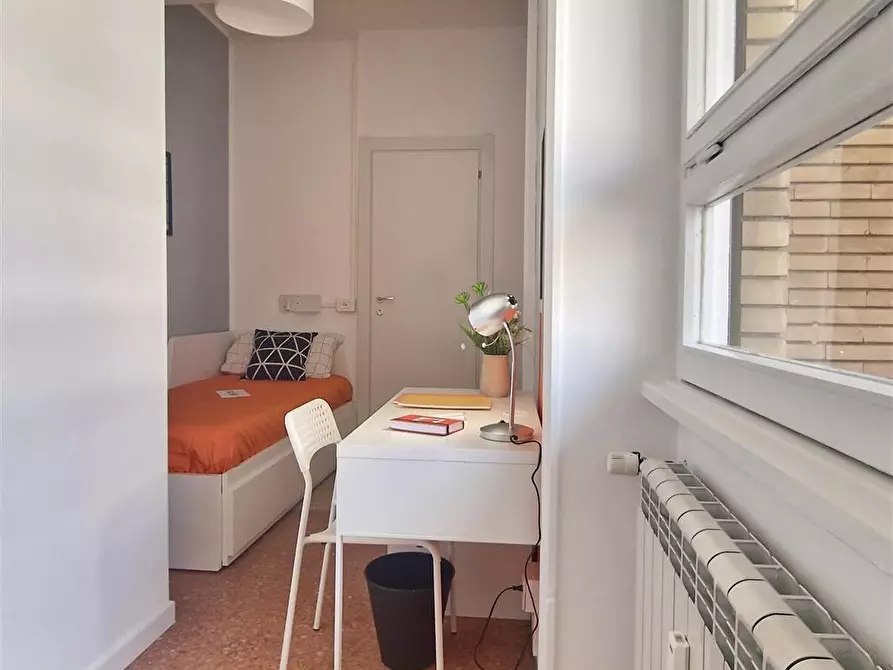 Immagine 3 di Stanza singola in affitto  in Via Lungotevere di Pietra Papa, 61  a Roma