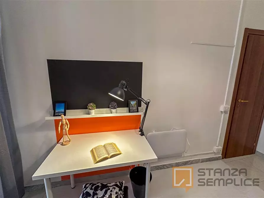 Immagine 5 di Stanza singola in affitto  in Vico Sedil Capuano 10  a Napoli