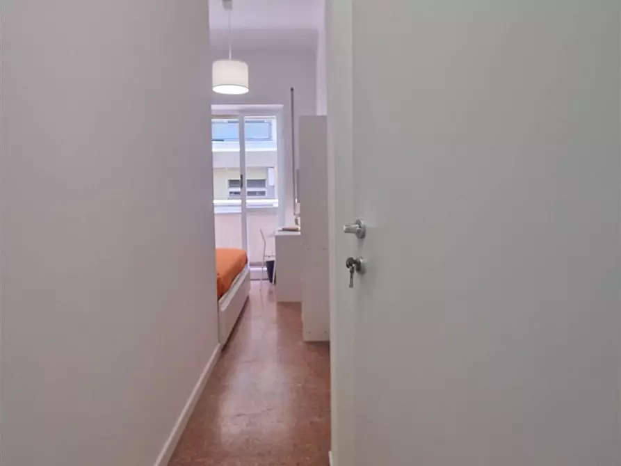 Immagine 6 di Stanza singola in affitto  in Lungotevere di Pietra Papa, 61  a Roma