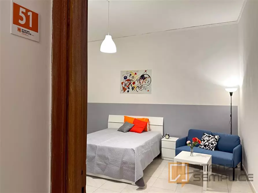 Immagine 1 di Stanza singola in affitto  in Vico Sedil Capuano 10  a Napoli