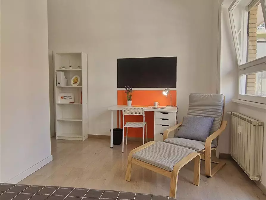 Immagine 3 di Stanza singola in affitto  in Lungotevere di Pietra Papa, 61  a Roma