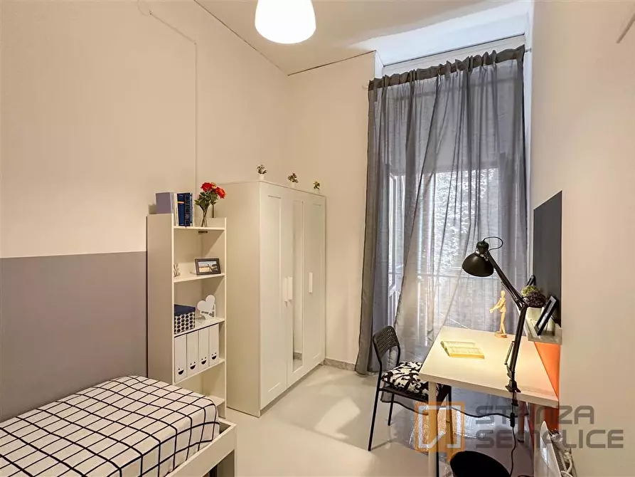 Immagine 2 di Stanza singola in affitto  in Vico Sedil Capuano 10  a Napoli