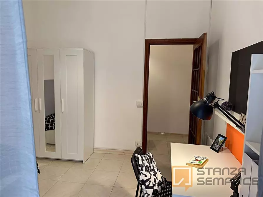 Immagine 3 di Stanza singola in affitto  in Vico Sedil Capuano 10  a Napoli