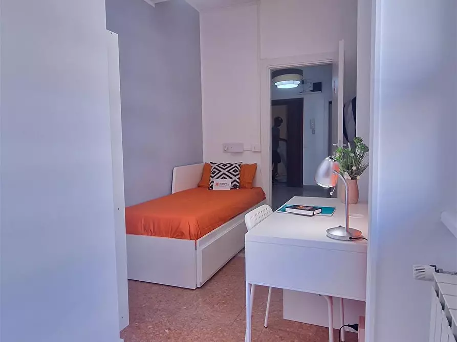 Immagine 3 di Stanza singola in affitto  in Lungotevere di Pietra Papa, 61  a Roma