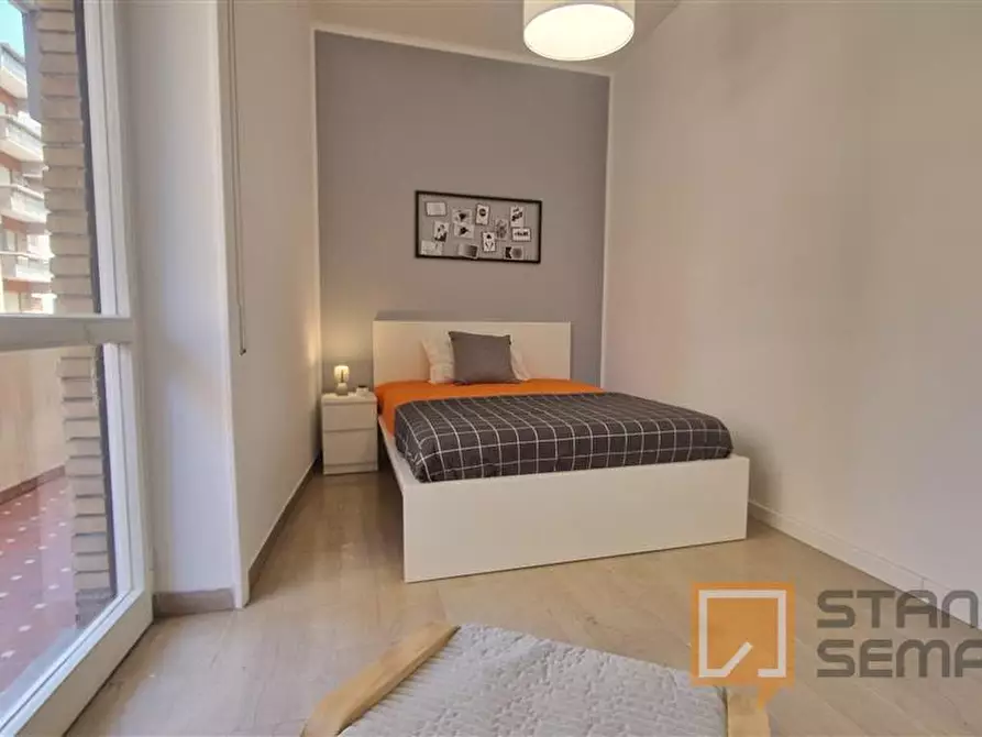 Immagine 1 di Stanza singola in affitto  in Lungotevere di Pietra Papa, 61  a Roma