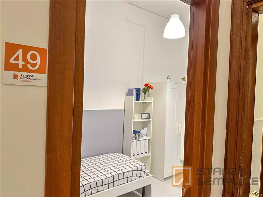 Immagine 1 di Stanza singola in affitto  in Vico Sedil Capuano 10  a Napoli