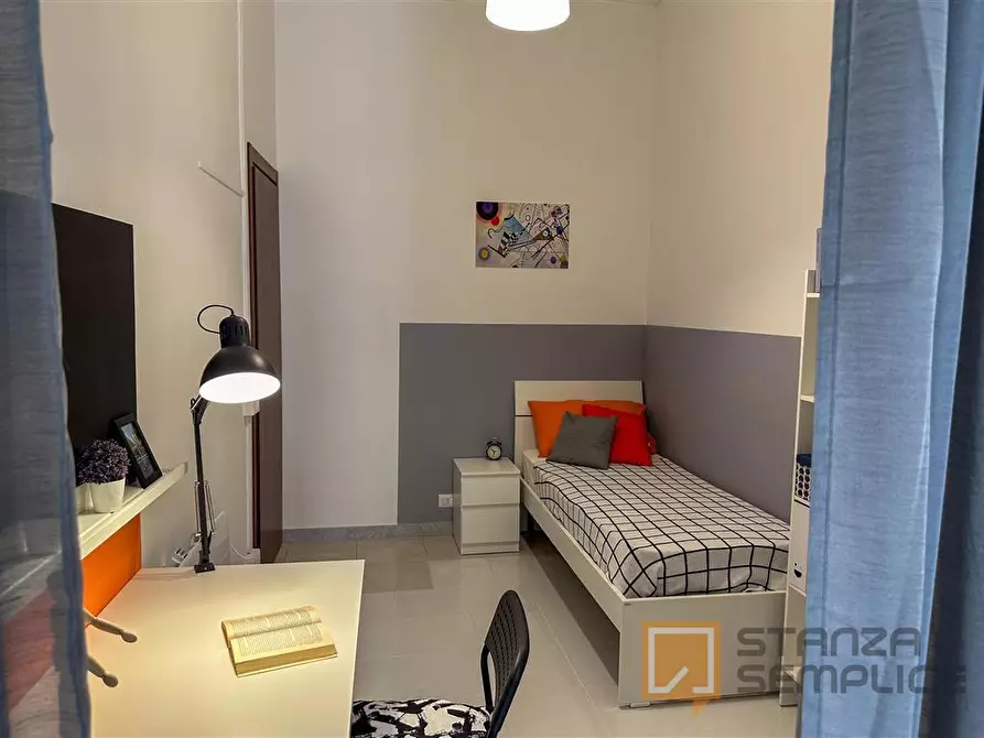 Immagine 3 di Stanza singola in affitto  in Vico Sedil Capuano 10  a Napoli