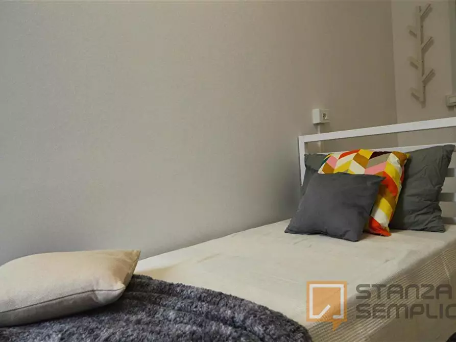 Immagine 2 di Stanza singola in affitto  in Vicolo Franco Villa 1 a Reggio Nell'emilia