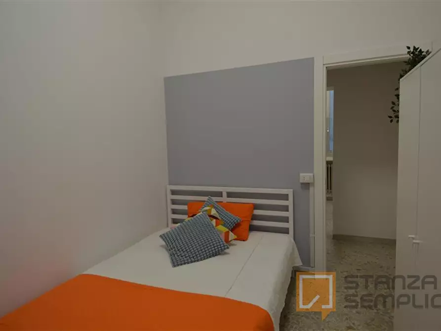 Immagine 2 di Stanza singola in affitto  in Vicolo Franco Villa 1 a Reggio Nell'emilia