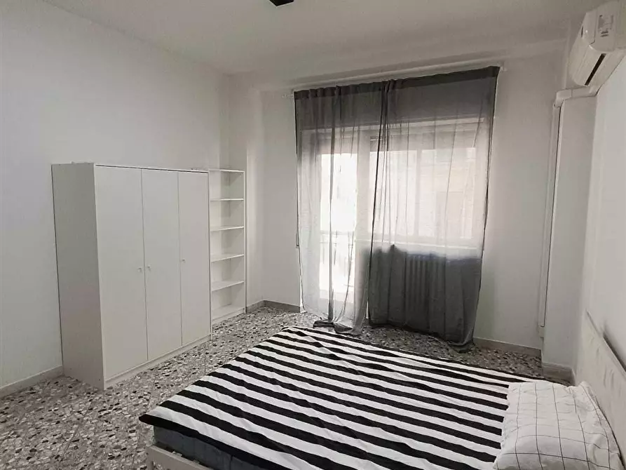 Immagine 1 di Stanza singola in affitto  in Piazza Garibaldi 6 a Bari