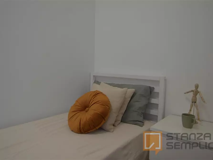 Immagine 3 di Stanza singola in affitto  in Vicolo Franco Villa 1 a Reggio Nell'emilia