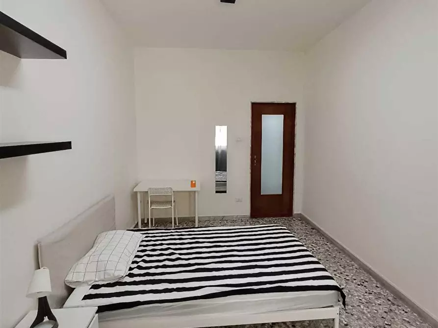 Immagine 2 di Stanza singola in affitto  in Piazza Garibaldi 6 a Bari