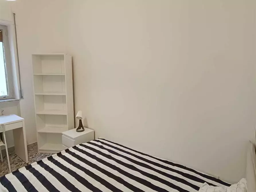 Immagine 1 di Stanza singola in affitto  in Piazza Garibaldi 6 a Bari