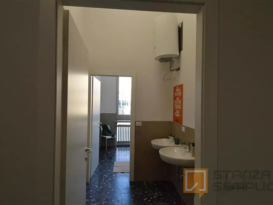 Immagine 12 di Stanza singola in affitto  in Vicolo Franco Villa 1 a Reggio Nell'emilia