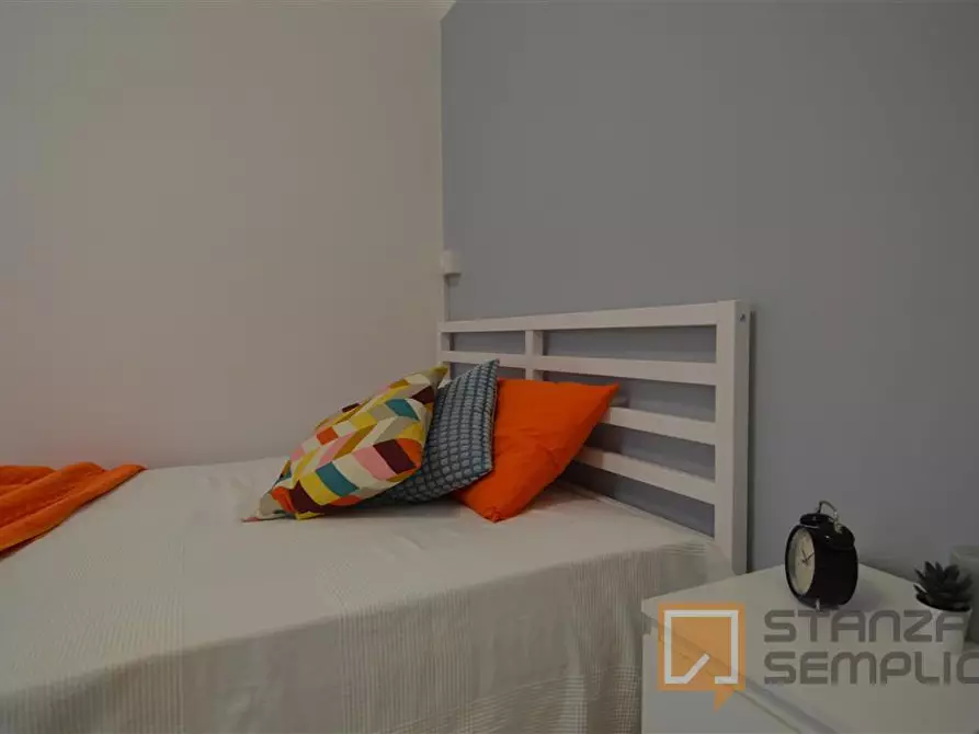 Immagine 2 di Stanza singola in affitto  in Vicolo Franco Villa 1 a Reggio Nell'emilia