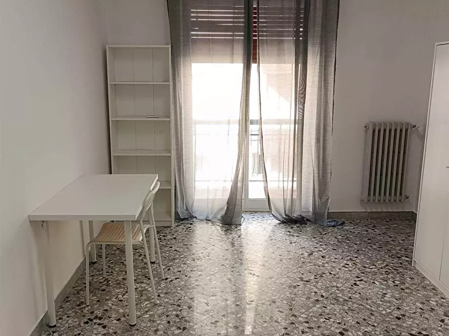 Immagine 1 di Stanza singola in affitto  in Piazza Garibaldi 6 a Bari