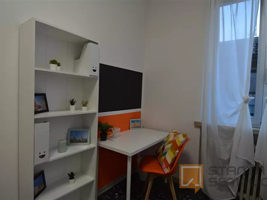 Immagine 2 di Stanza singola in affitto  in Vicolo Franco Villa 1 a Reggio Nell'emilia