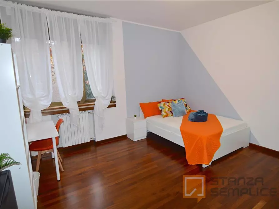 Immagine 2 di Stanza singola in affitto  in Via Giardini 111 - 2° piano a Modena