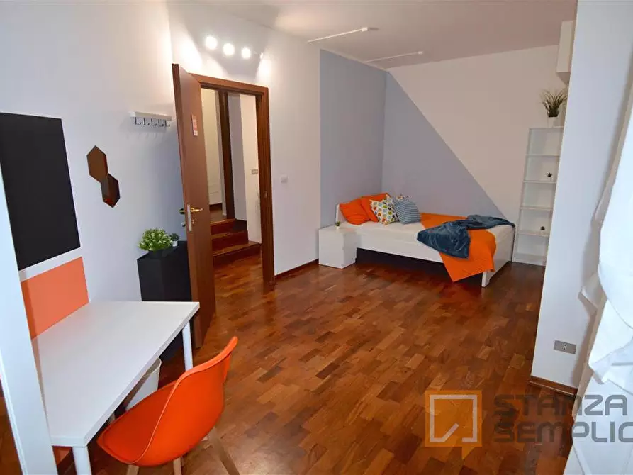 Immagine 1 di Stanza singola in affitto  in Via Giardini 111 - 2° piano a Modena