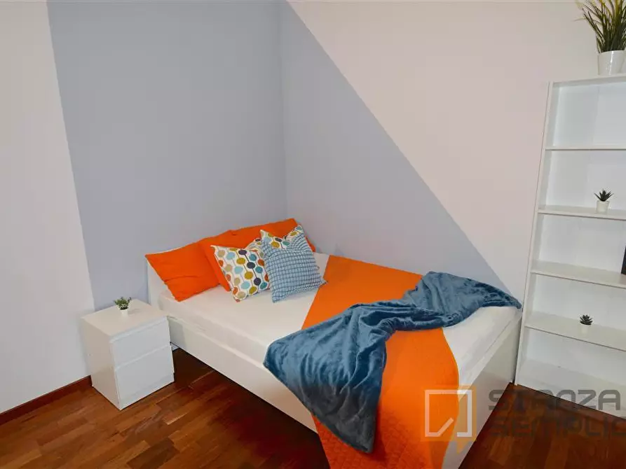 Immagine 2 di Stanza singola in affitto  in Via Giardini 111 - 2° piano a Modena