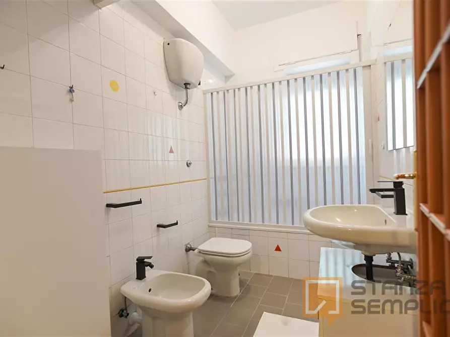 Immagine 13 di Stanza singola in affitto  in Via Bognar 43 a Pozzuoli